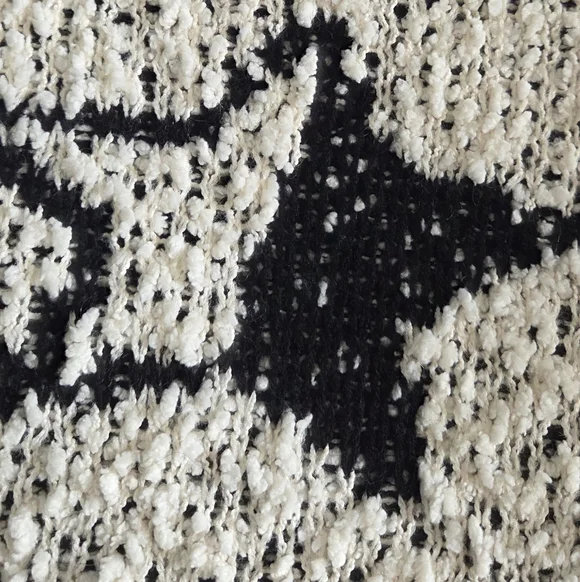 POL Cream Black Star Sweater L | Popcorn Knit Oversized Distressed Cozy Knit - Picture 4 of 8